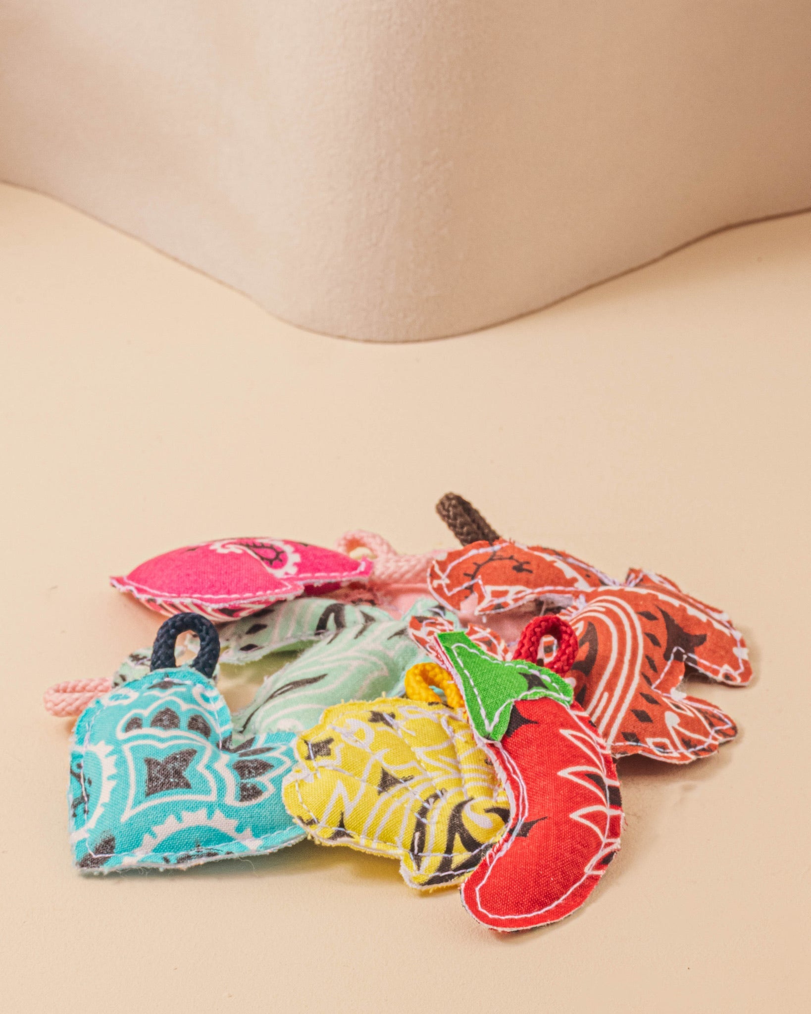 Call It By Your Name x La Bonne Brosse Charms Crabe Vintage Rouge