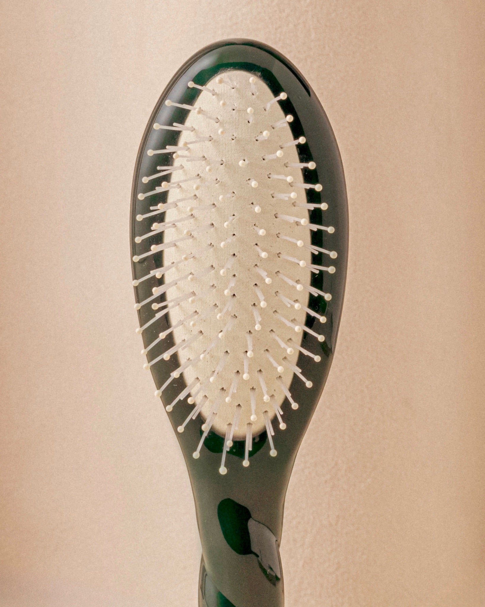N.04 La Petite Brosse Démêlante & Massante La Miracle Vert Emeraude