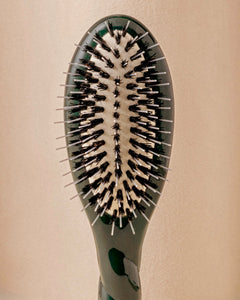 N.02 La Petite Brosse Démêlante & Soin l'Indispensable Vert Emeraude